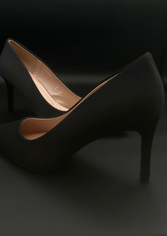 Black Pointed-Toe Heels